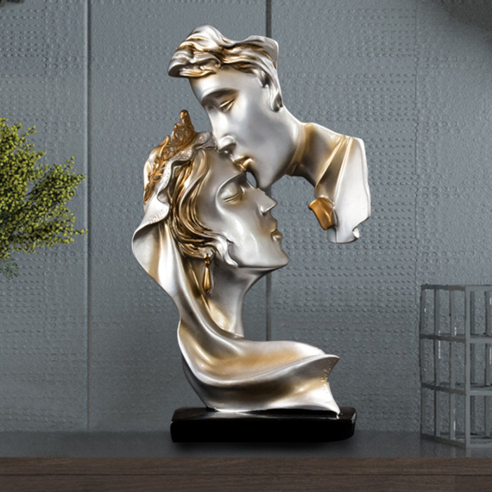 Amarion Romantic Couple Sculpture